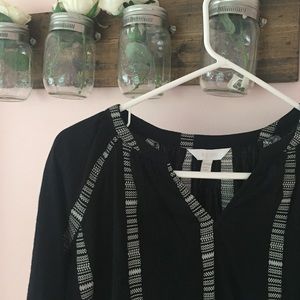 🎉 Host Pick! 🎉 Black & White Maternity Top